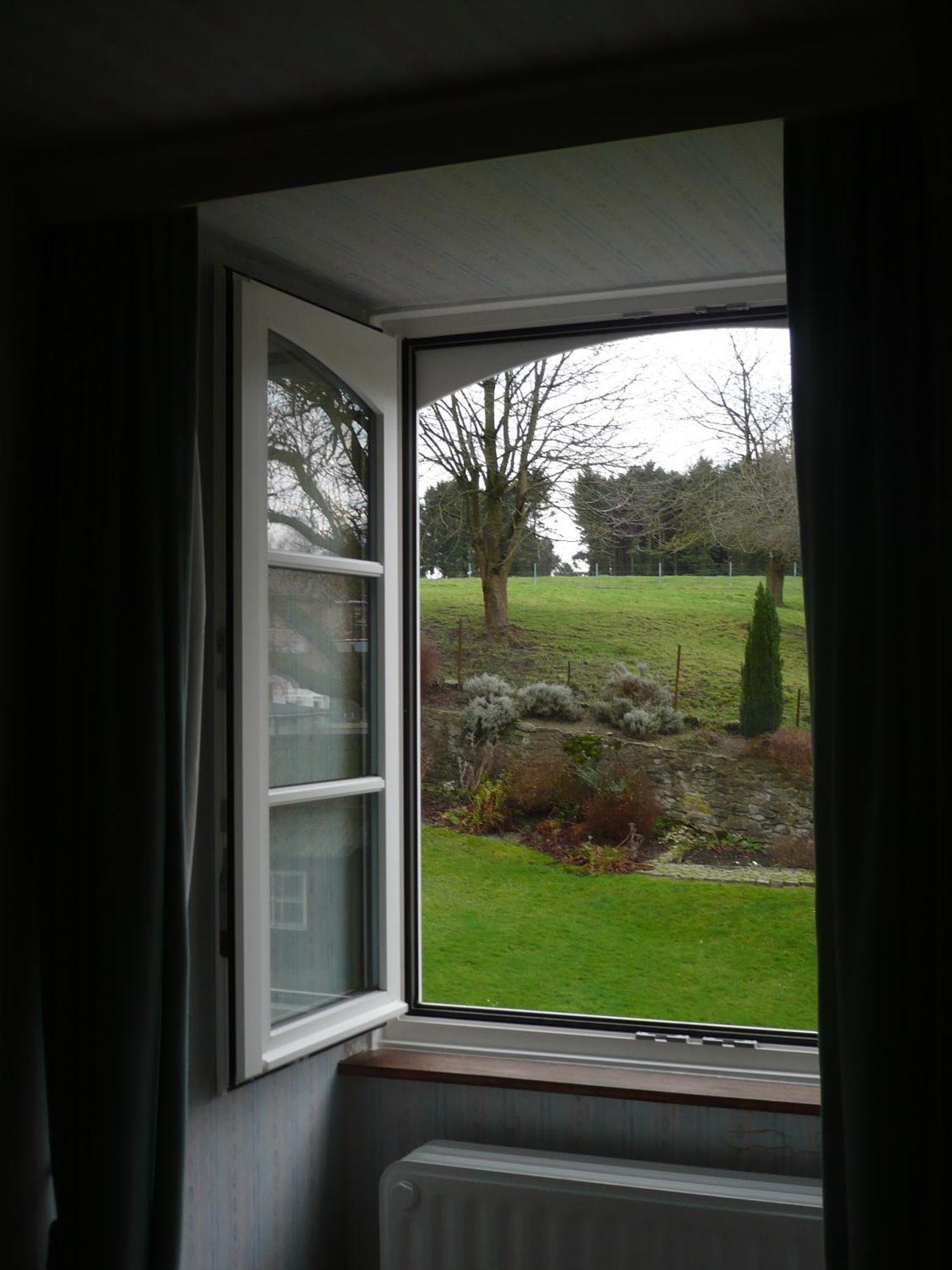 B&B El Tyu Écaussinnes-dʼEnghien Bagian luar foto